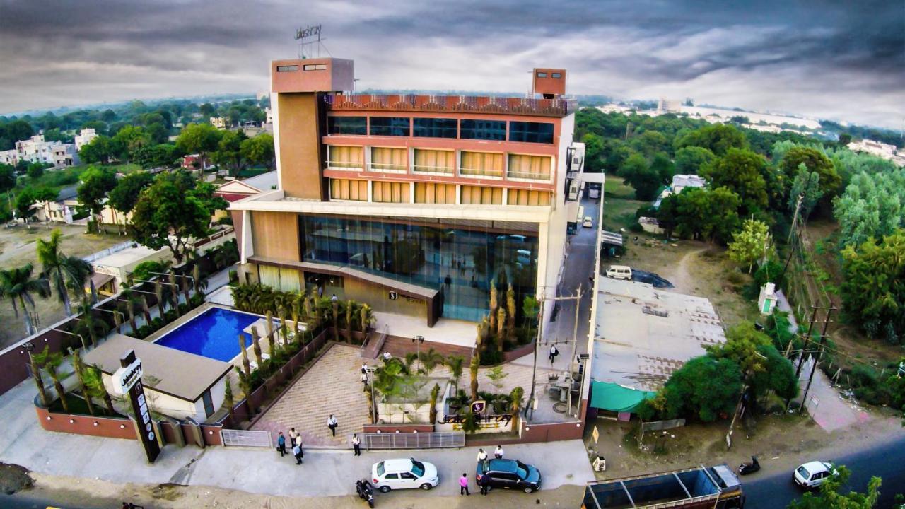 Jalashray Resort Nadiad Luaran gambar